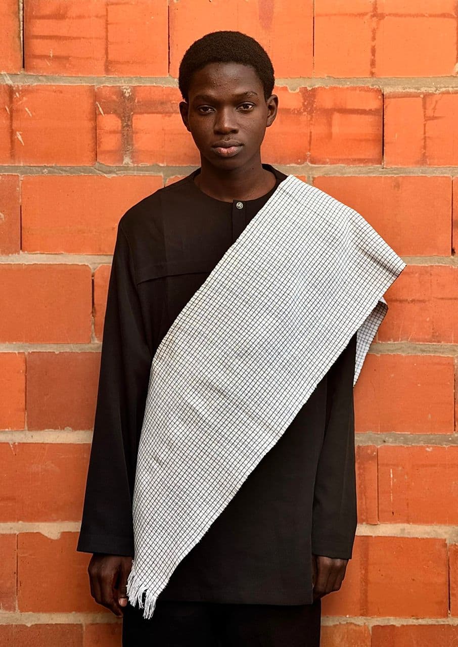 whiite-scarf1