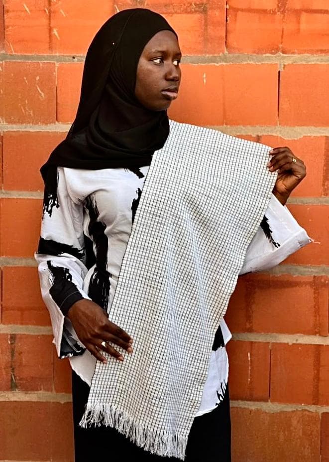 whiite-scarf5